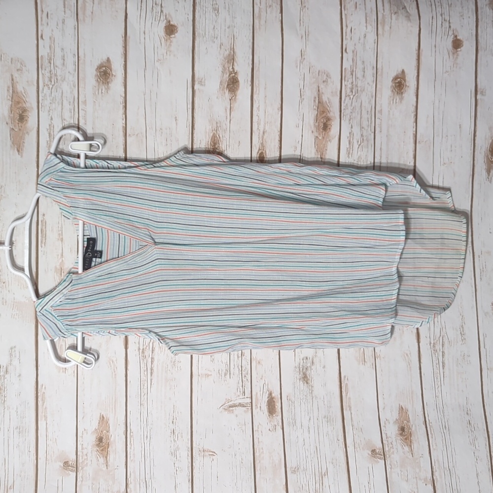 Ladies Sleeveless Shirt